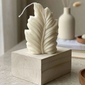Botanical Glow – Sculptural Leaf Candle